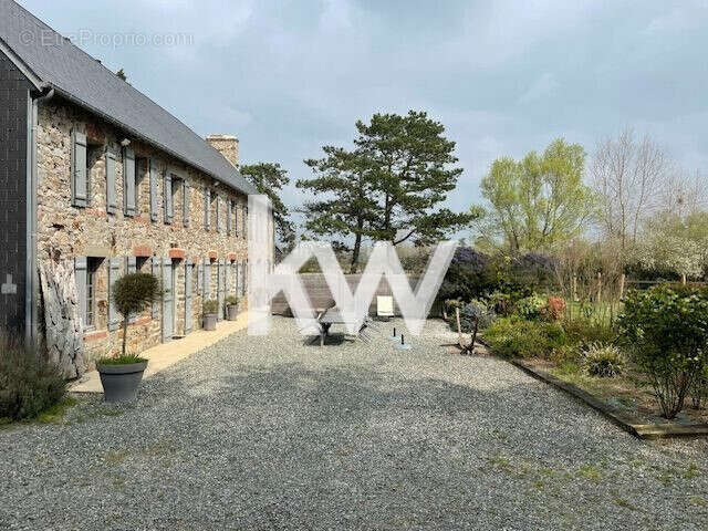 Maison 220 m² à Agon-Coutainville  - photo 5