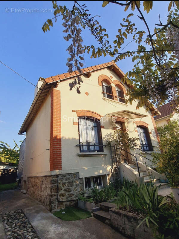 Maison à CHAMPS-SUR-MARNE
