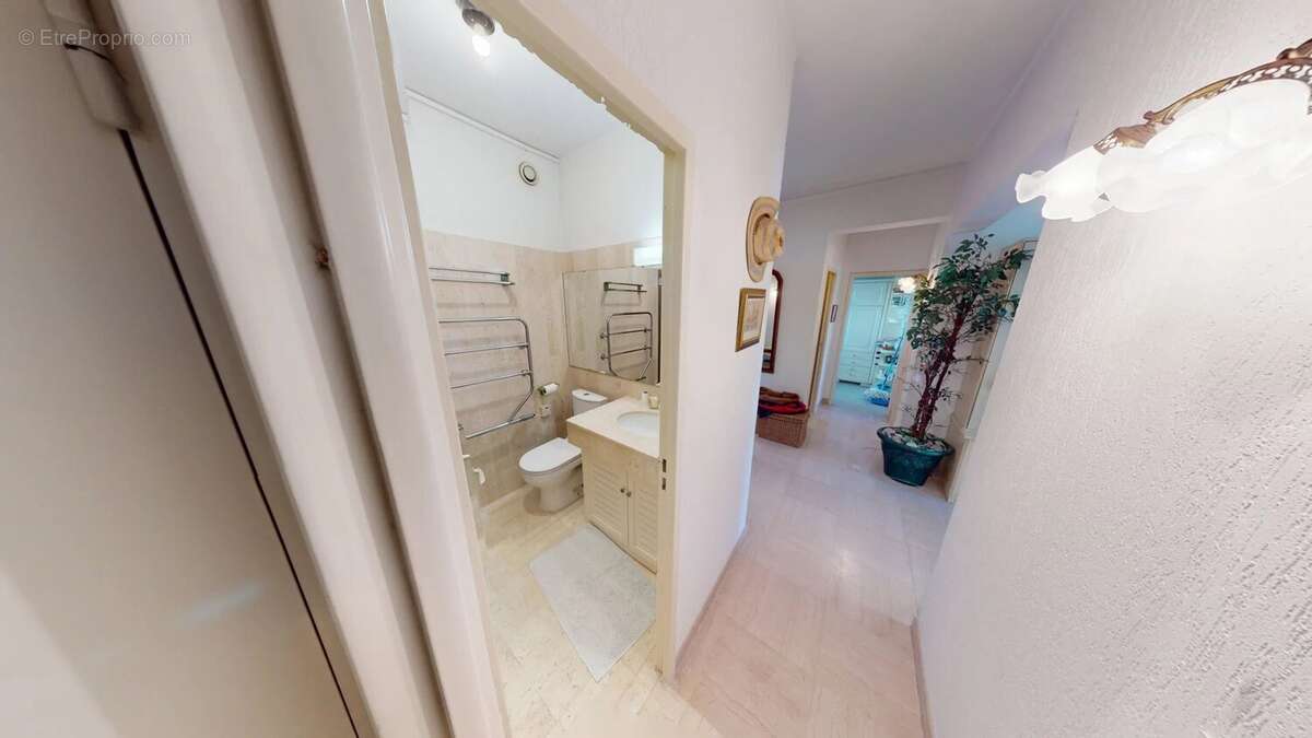 Appartement à VILLENEUVE-LOUBET