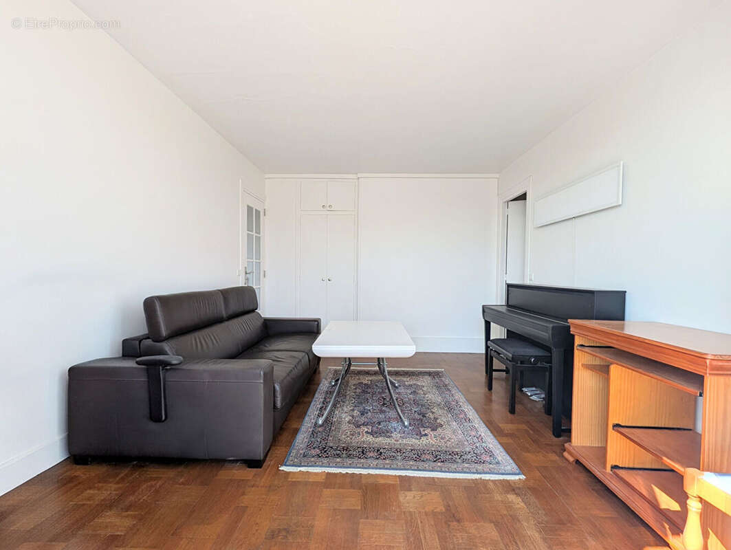 Magnifique appartement en dernier étage avec balcon - Asnières - photo 3