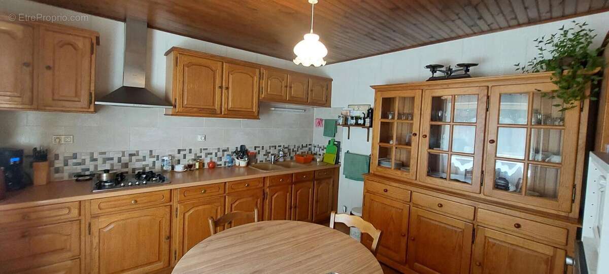 Maison 126 m² à Cour-Et-Buis  - photo 5