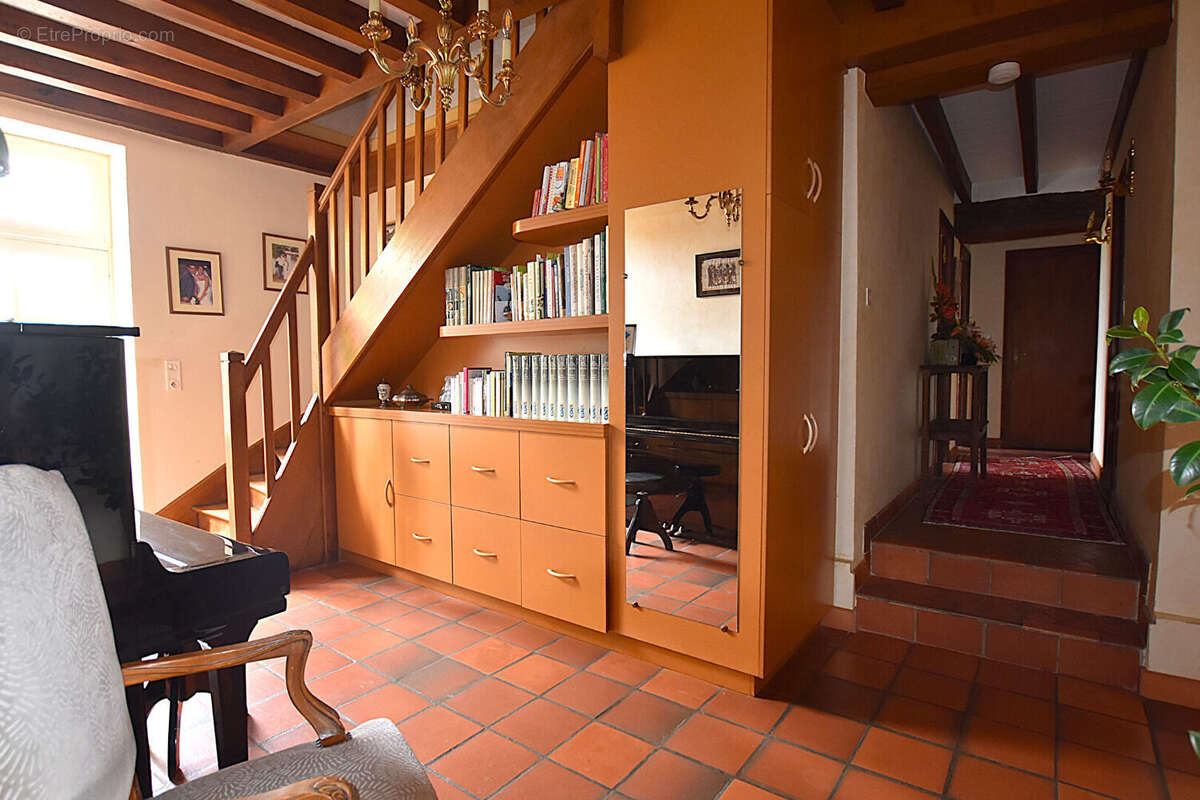 Maison avec cachet et beau terrain : - photo 9