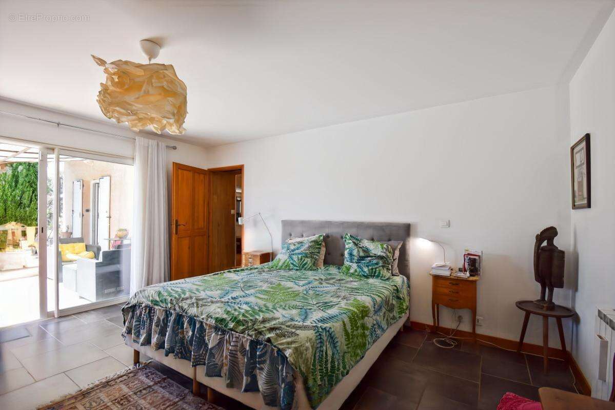 Uzès: Maison 5 ch avec piscine - photo 9