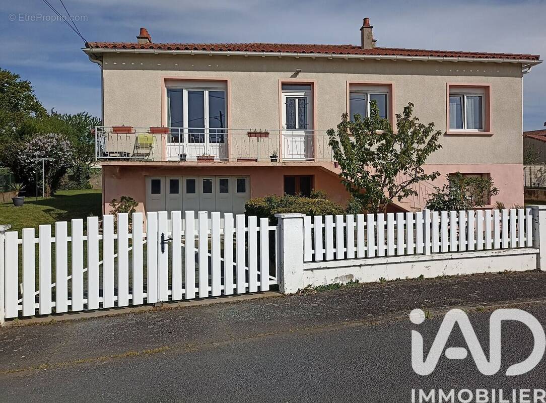 Photo 1 - Maison à LE TALLUD