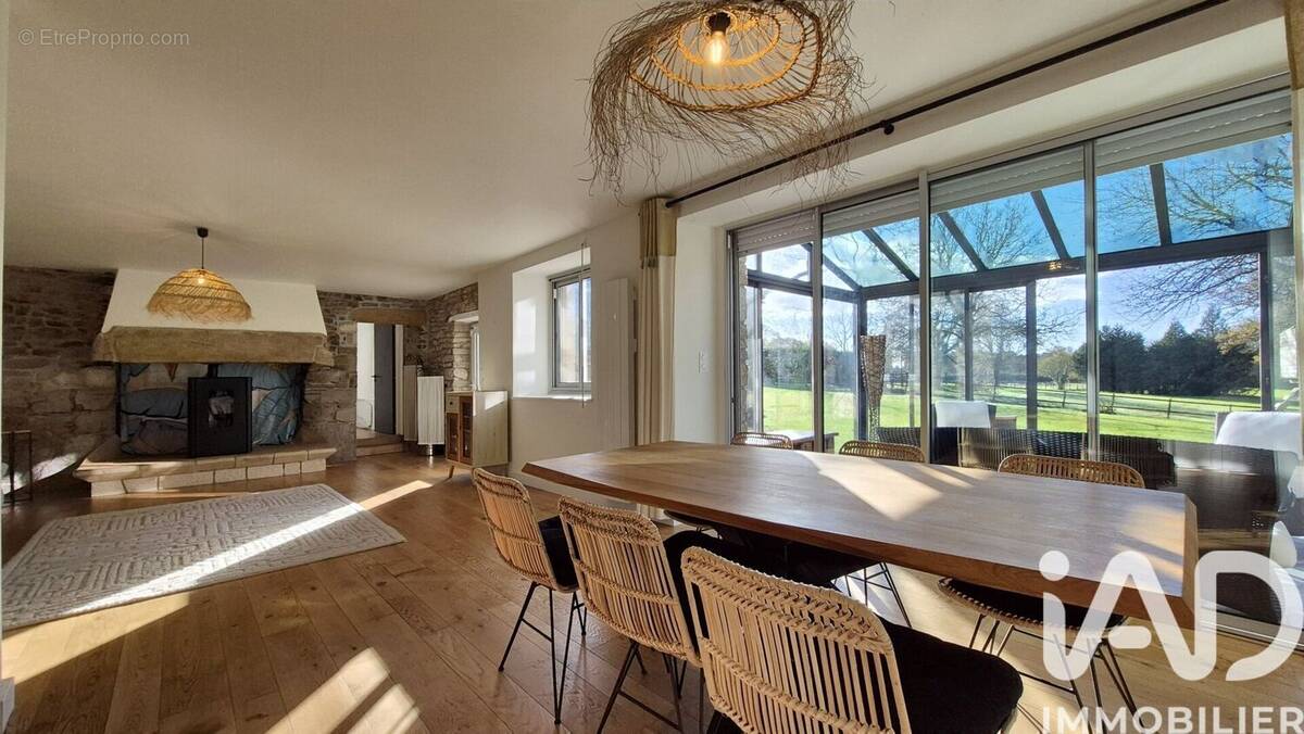 Photo 1 - Maison à SAINT-AVE