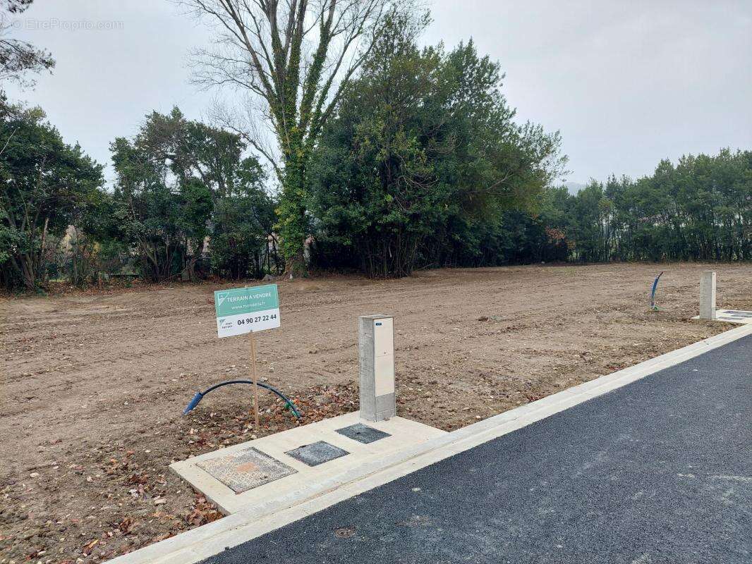 Terrain a batir de  275 m² viabilise et libre constructeur a saze - photo 4
