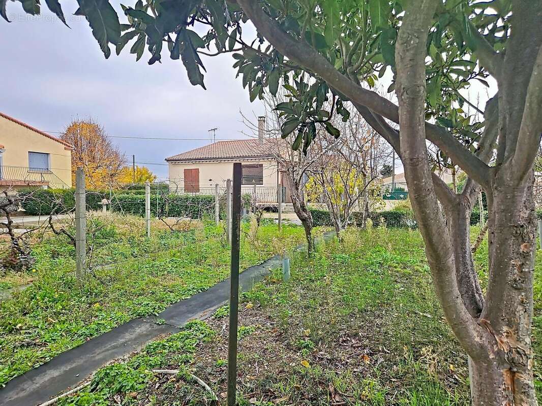 Maison 136 m² à Villeneuve-La-Comptal  - photo 6