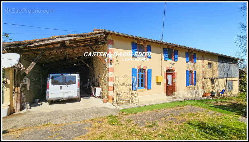 Maison à VIC-FEZENSAC