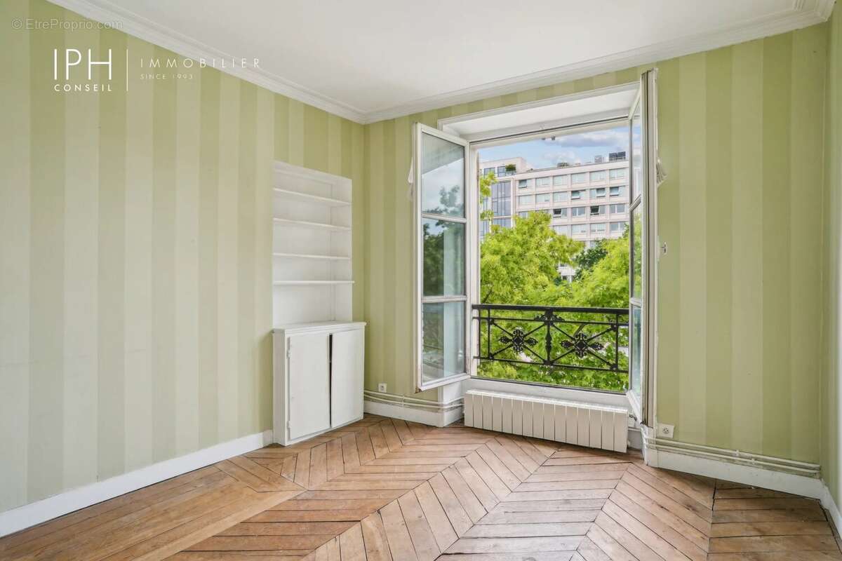 Appartement à NEUILLY-SUR-SEINE