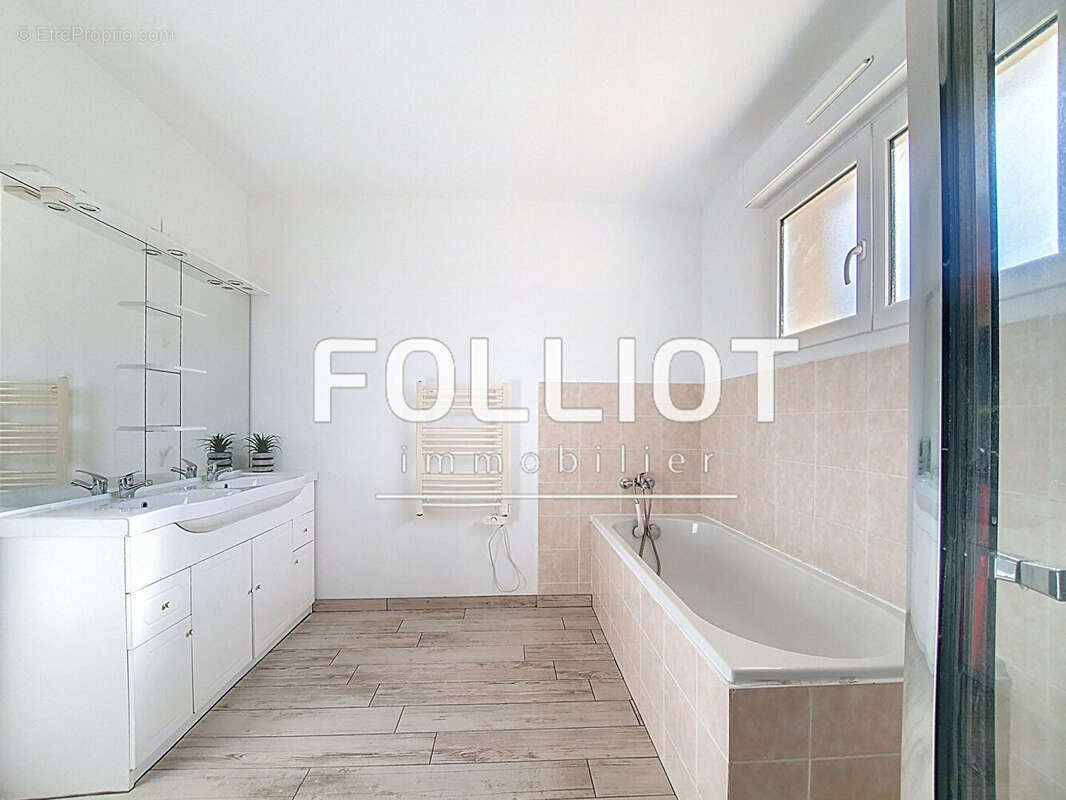 Maison à LA HAYE-DU-PUITS