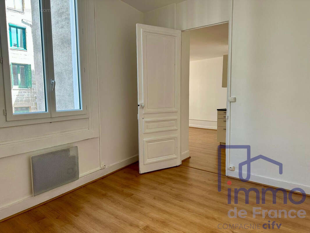 Appartement 58 m² à Saint-Etienne  - photo 9