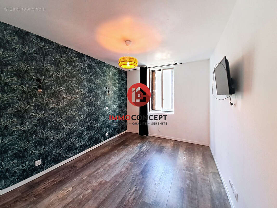 Appartement à ROQUEMAURE