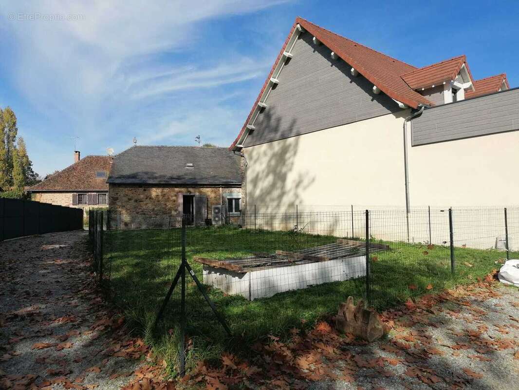 Maison à MAGNAC-BOURG