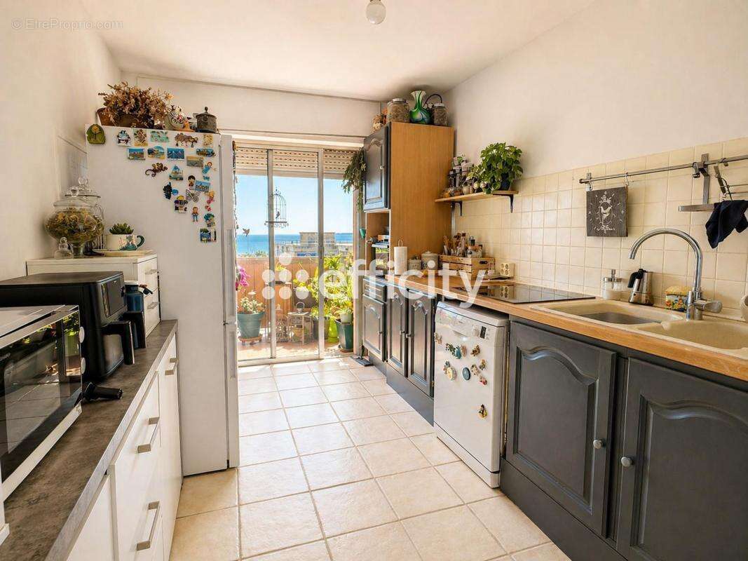 Appartement à SAINT-LAURENT-DU-VAR