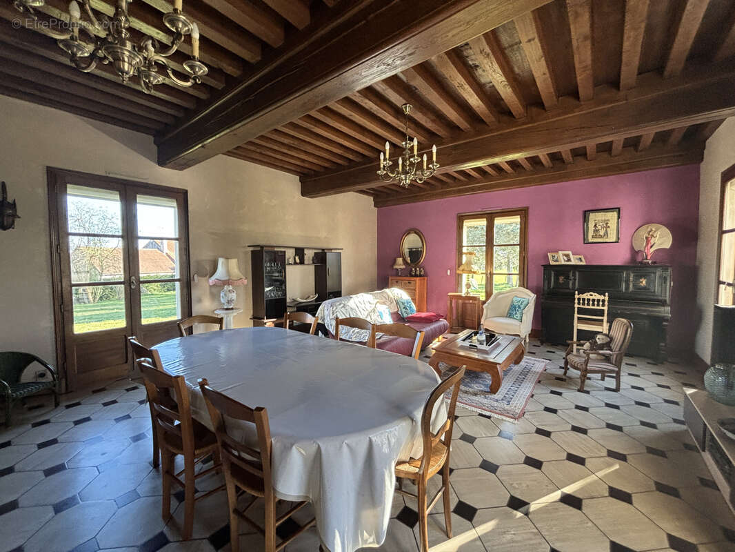 Maison à ARNAY-LE-DUC