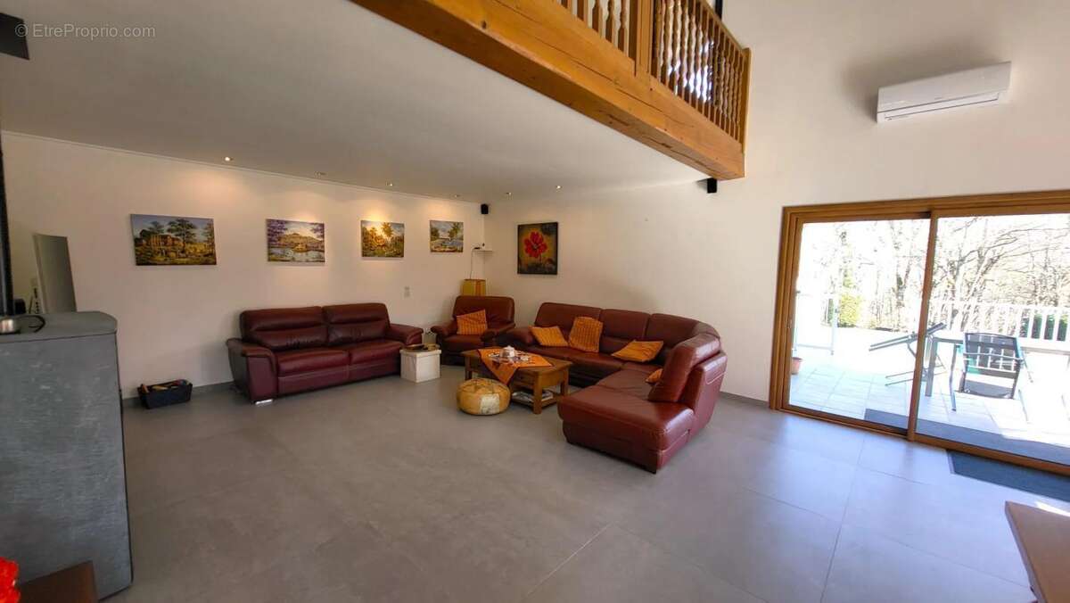 Maison à GAGEAC-ET-ROUILLAC