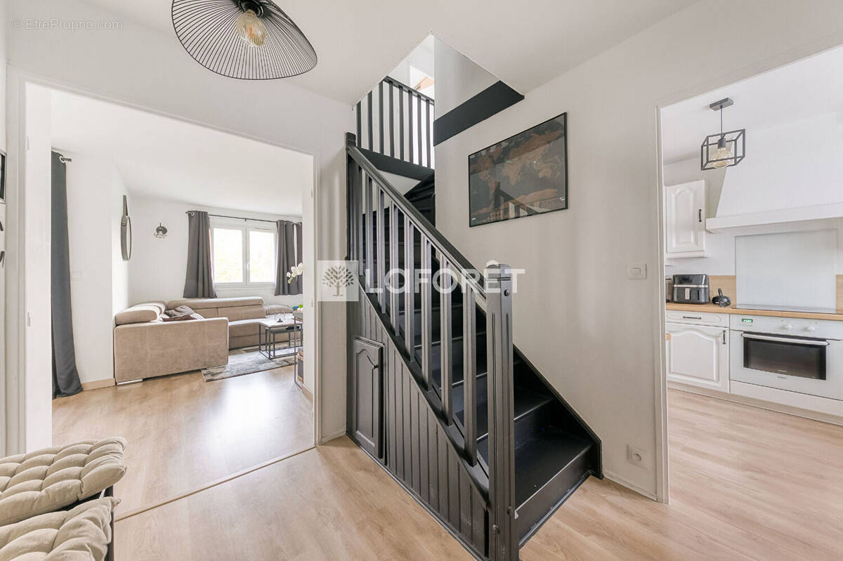 Appartement à EMERAINVILLE