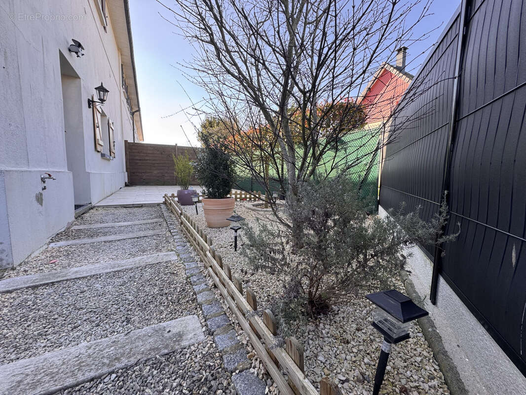 Maison familiale de 111m2 3 chambres, jardin Barentin . - photo 7