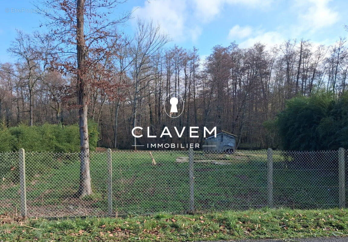 Terrain à SAINT-MARIENS