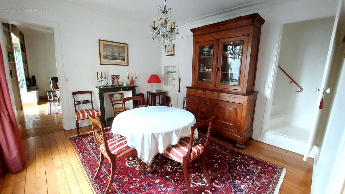 Appartement à VERSAILLES
