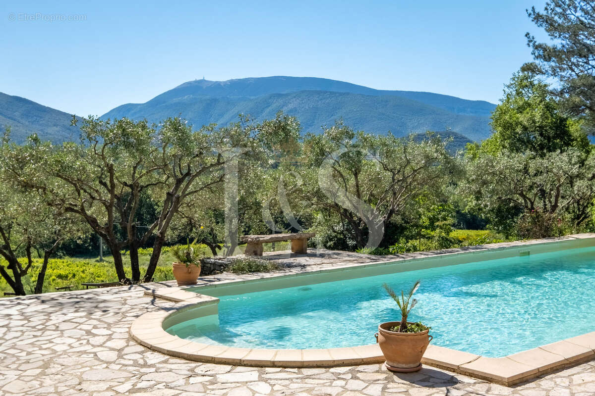 Maison à VAISON-LA-ROMAINE