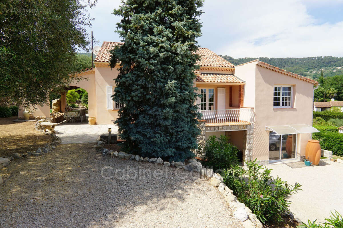 Maison 152 m² à Peymeinade  - photo 2