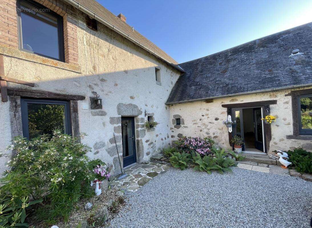 Maison à SAINT-AGNANT-DE-VERSILLAT