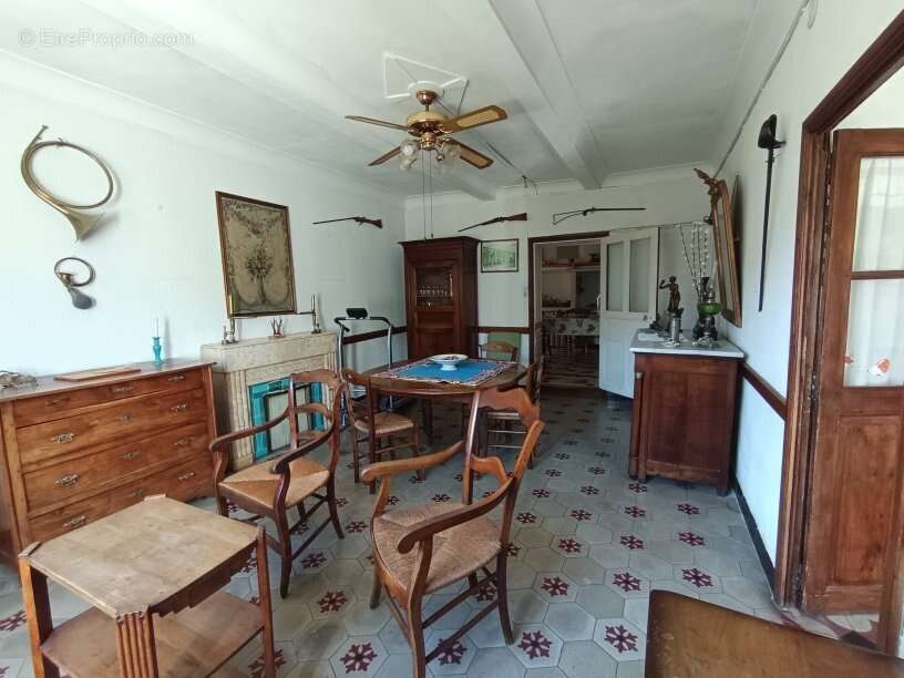 Maison à JONQUIERES-SAINT-VINCENT