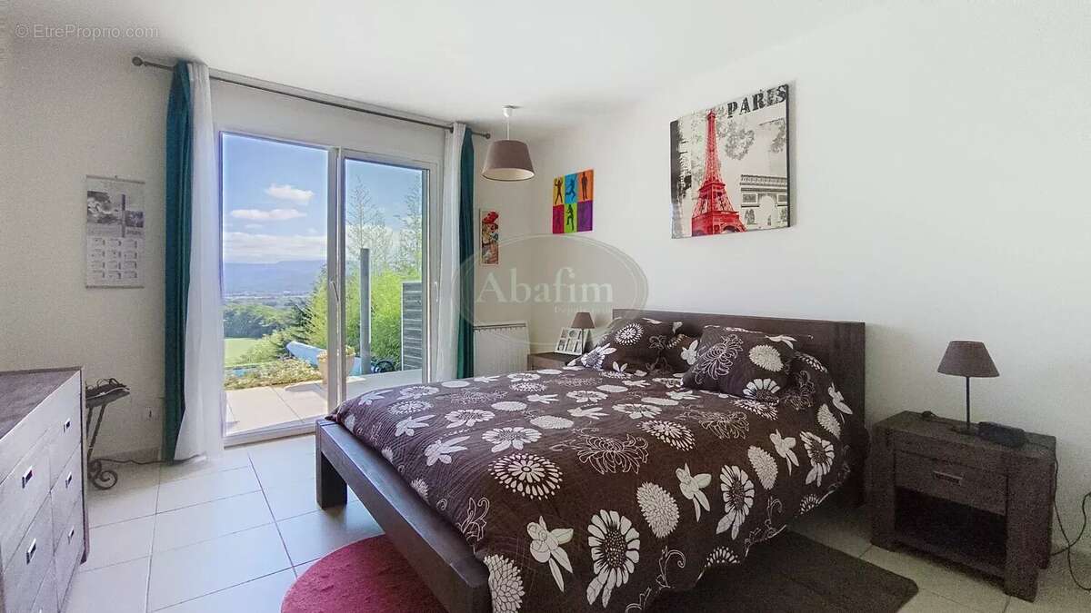 Maison à VILLENEUVE-DE-RIVIERE