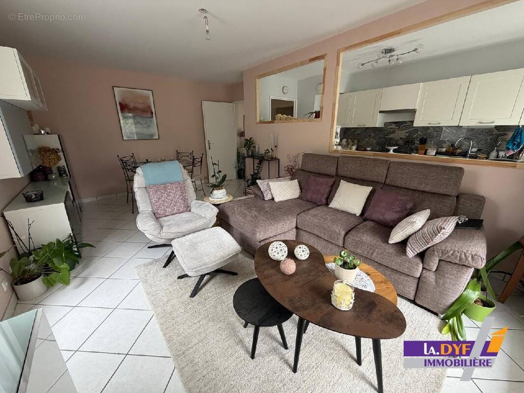 Appartement à TREMBLAY-EN-FRANCE