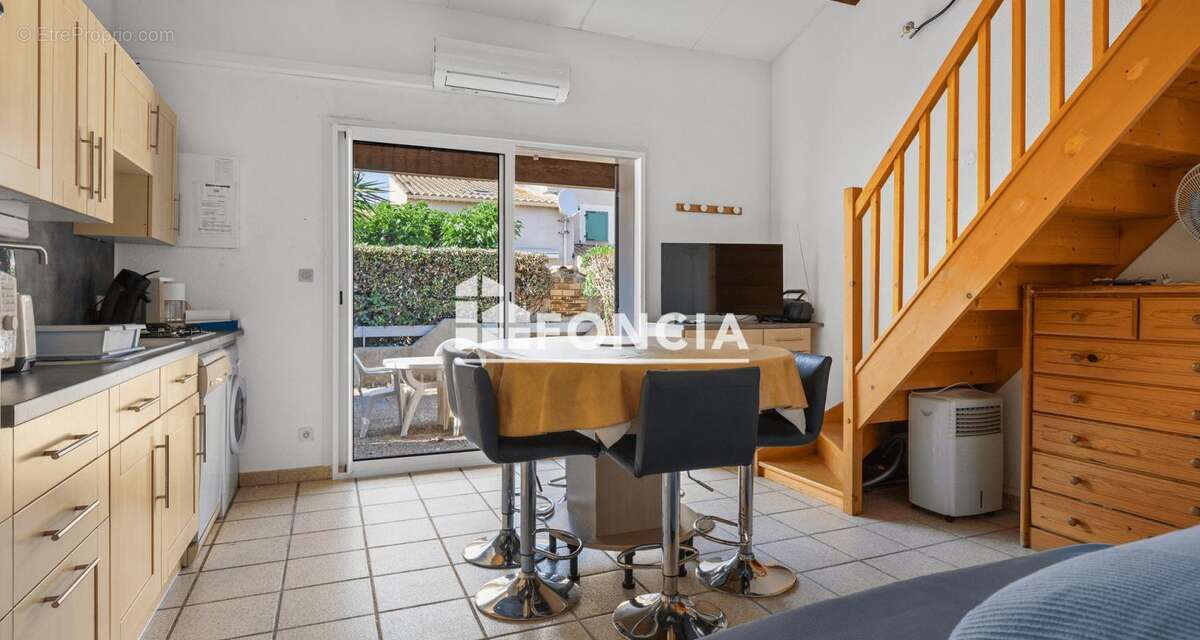 Charmant pavillon T2 avec mezzanine et terrasse arborée dans résidence sécurisée avec piscine - photo 2