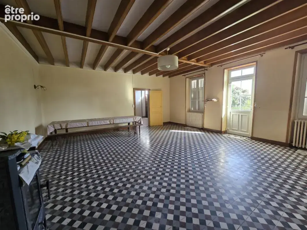 Maison de campagne avec dépendances sur plus de 2 hectares d - photo 3