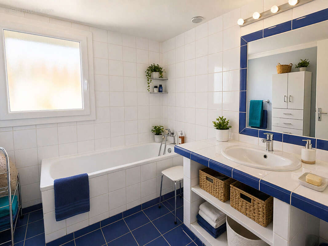 Maison à VOISINS-LE-BRETONNEUX