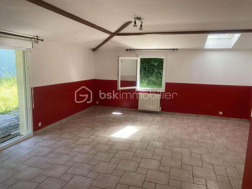 Maison à SAINTE-GAUBURGE-SAINTE-COLOMBE