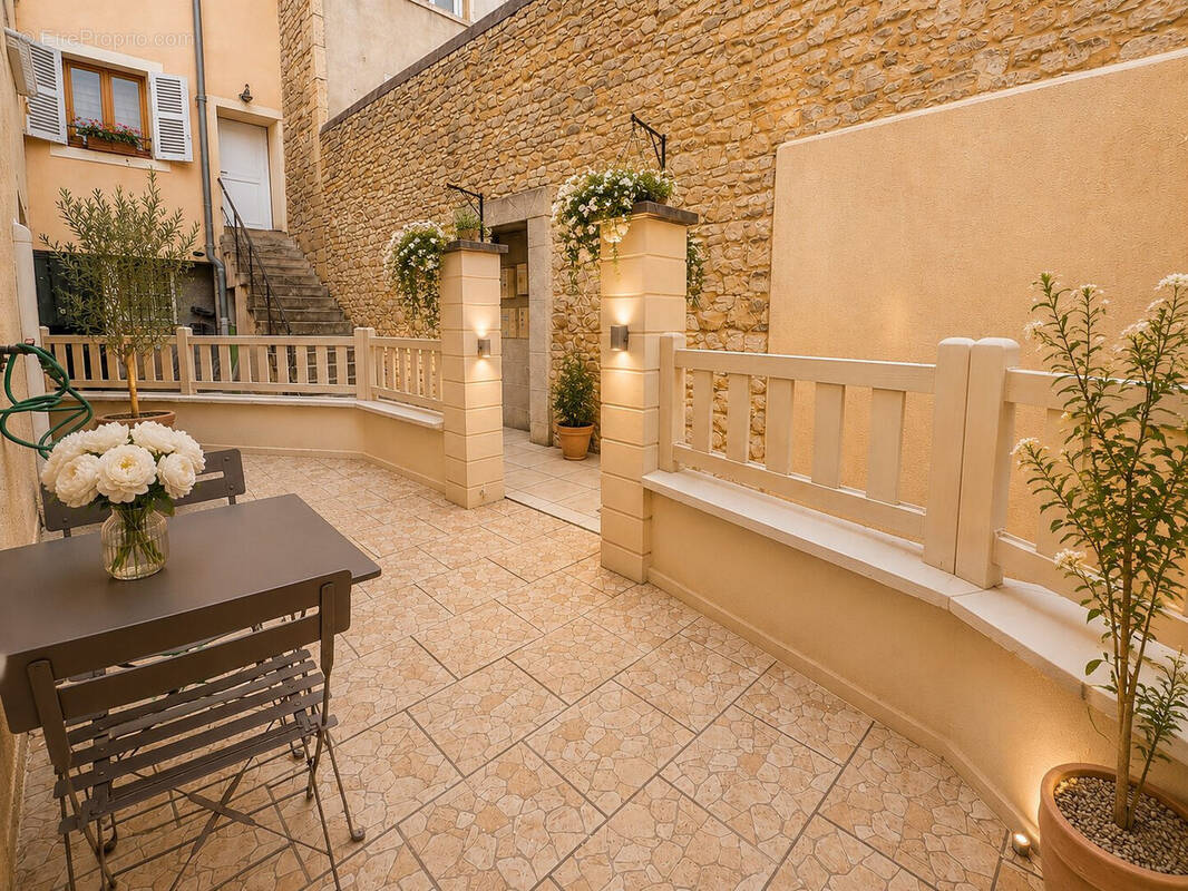 Maison à VILLEFRANCHE-SUR-SAONE