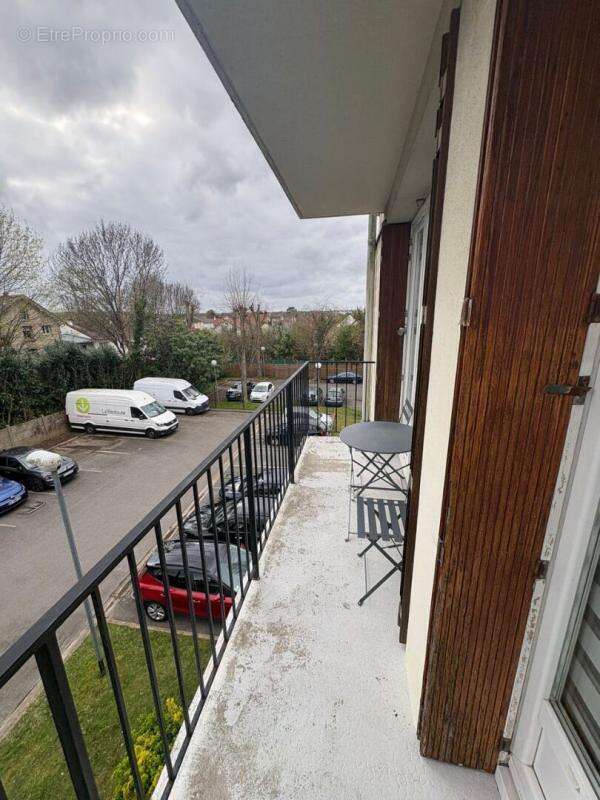 Appartement à COMBS-LA-VILLE