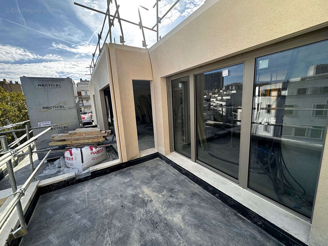 Appartement à PARIS-20E