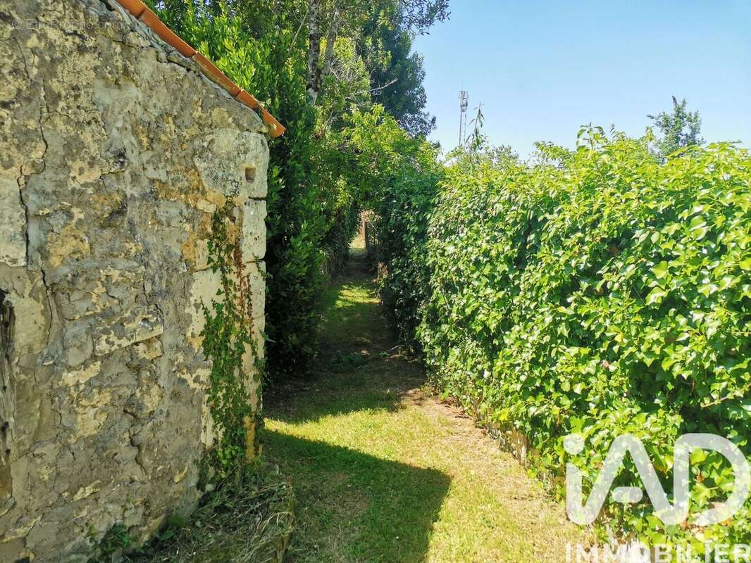 Maison 75 m² à Venerand  - photo 5