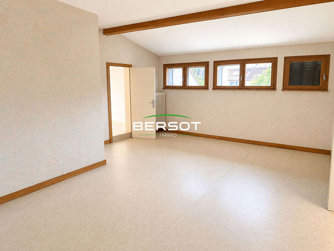Maison 10 pièces sur grand sous-sol - photo 12