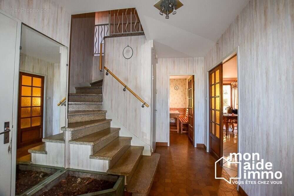 Maison à LE MONASTERE