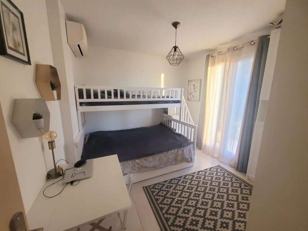 Appartement à VILLENEUVE-LOUBET