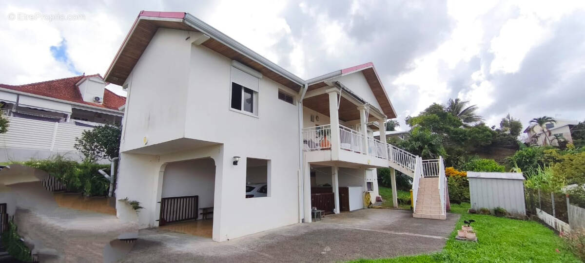 Maison à RIVIERE-SALEE