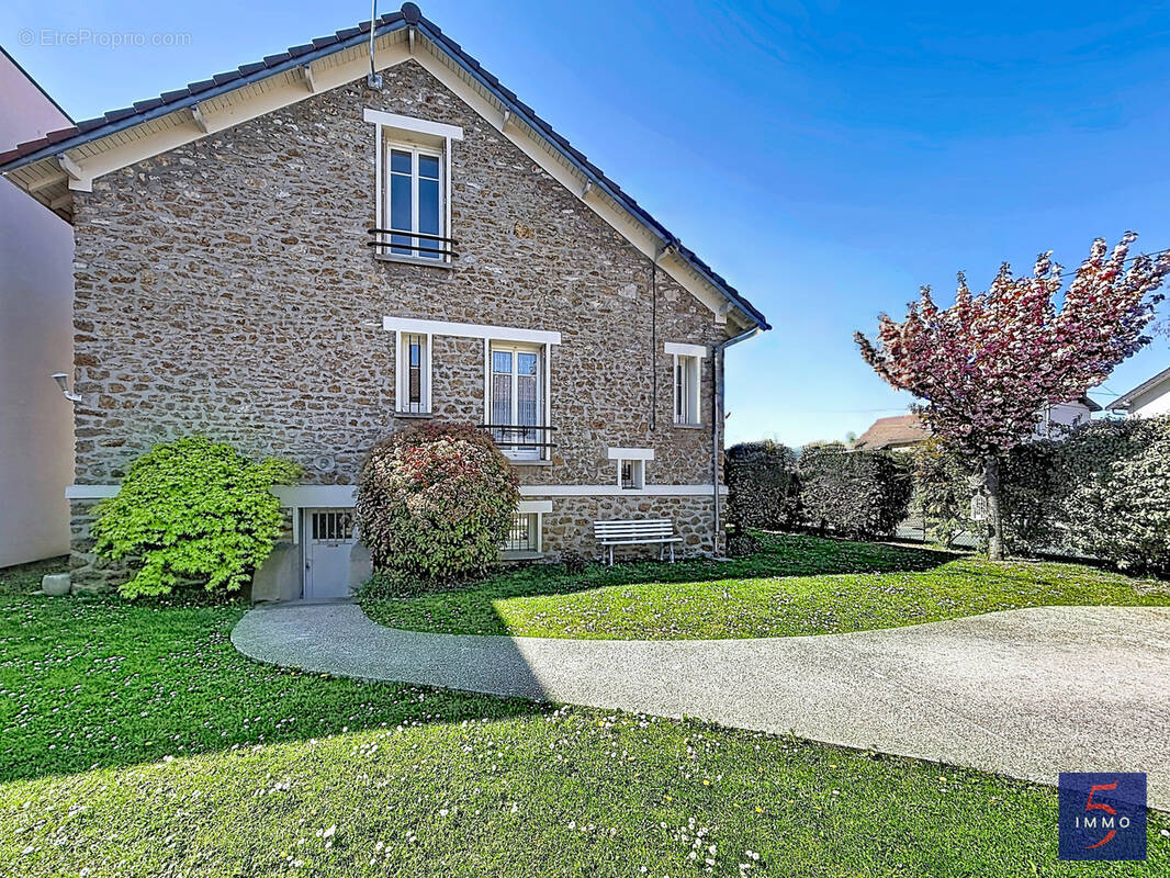 Maison à VAIRES-SUR-MARNE