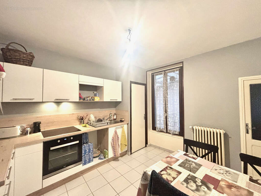 Appartement à L'ARBRESLE