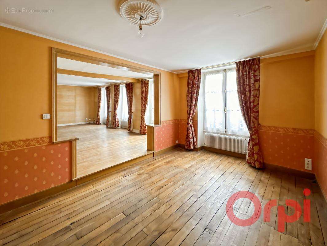 Appartement à SAINT-AMAND-MONTROND