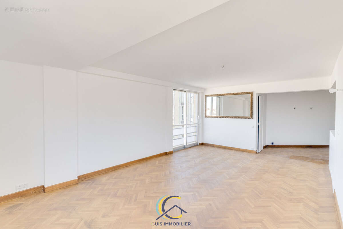 Appartement à MARSEILLE-6E