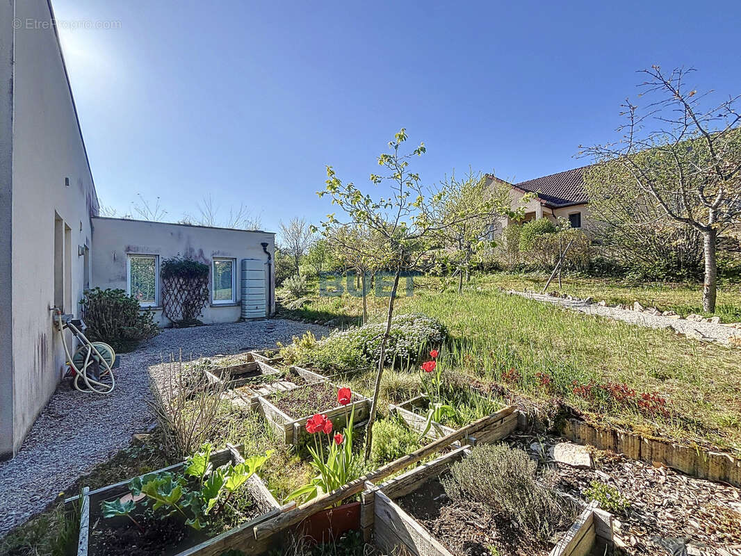 Maison à VELARS-SUR-OUCHE