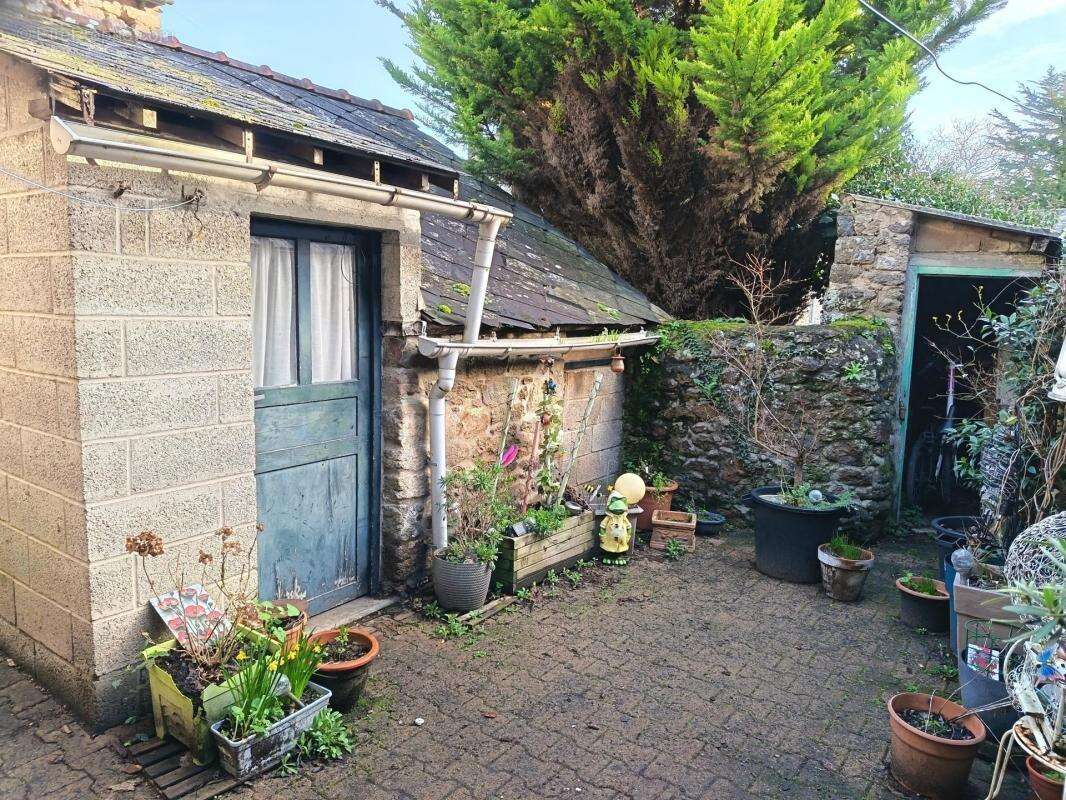 maison145m2-à rénover-une partie en location- - photo 8
