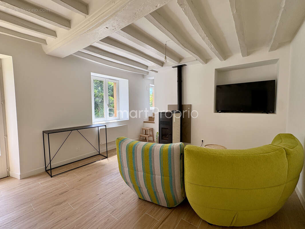 Maison à NEUVILLE-SUR-SARTHE