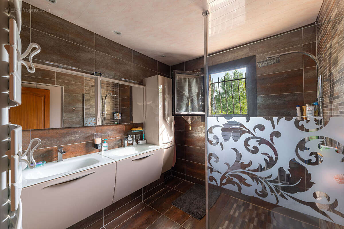 Maison à CHATELGUYON